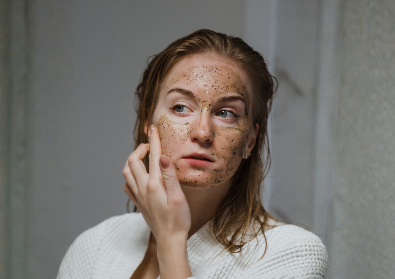 Your Skin Isn’t “Bad”, It’s just congested. Here Are 5 Signs You Need a Deep Cleanse